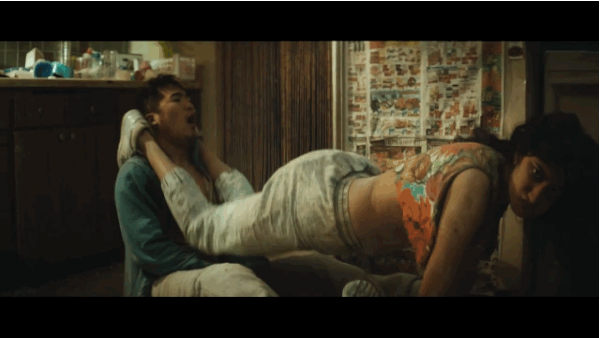 TD4W-Sit-On-My-Face-2